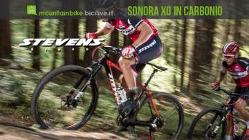 biker su una Stevens Sonora X0 in carbonio