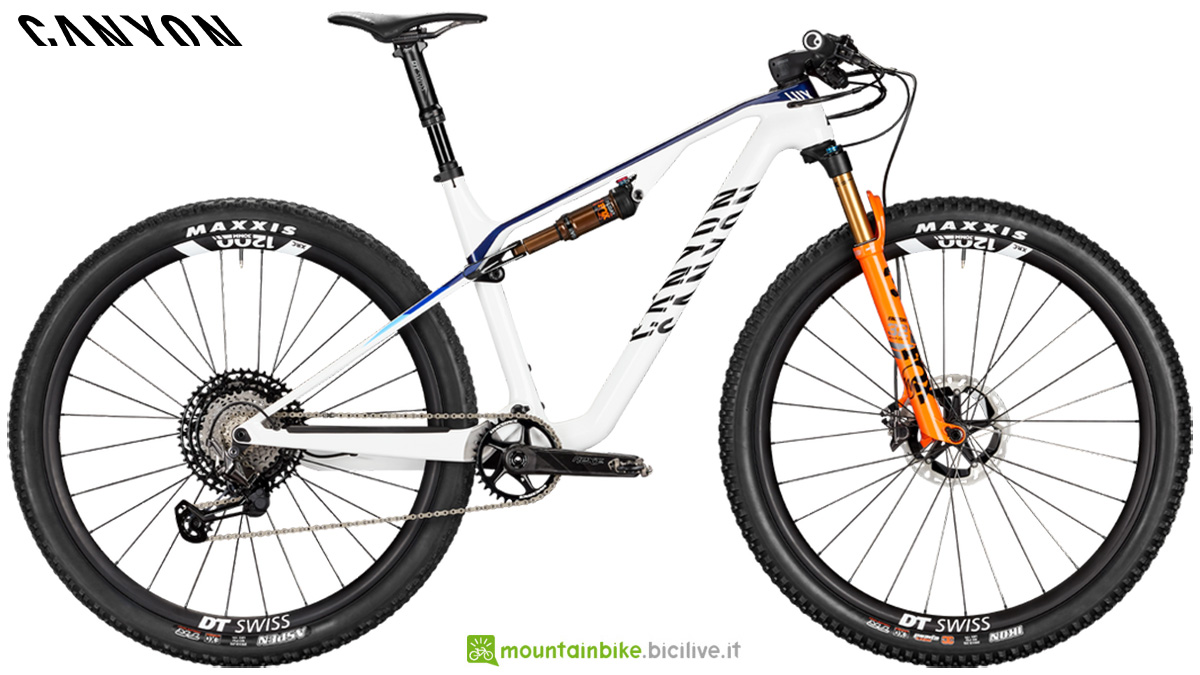 La nuova mountainbike biammortizzata Canyon Lux CF SLX 9 Team 2021