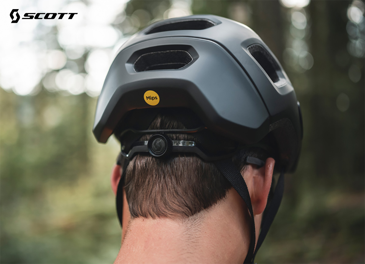 Dettaglio del logo della tecnologia MIPS con cui è costruito il nuovo casco da mountainbike Scott Argo Plus 2022