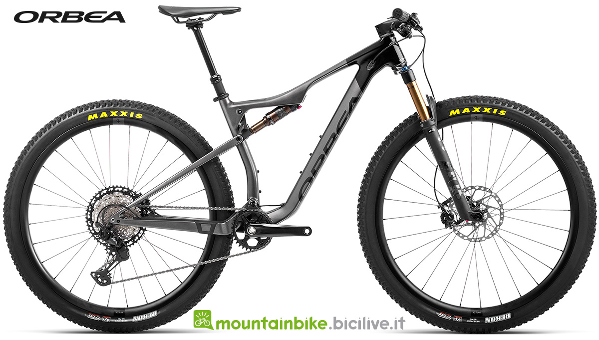 La nuova mountainbike biammortizzata Orbea Oiz M10 TR 2022