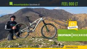 Foto di Claudio Riotti durante il test della MTB da enduro Rockrider FEEL 900 LT.