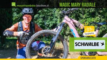 Foto di Claudio Riotti durante il test degli pneumatici MTB enduro e downhill Magic Mary Gravity Pro di Schwalbe