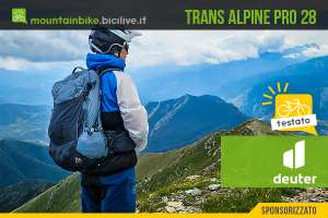 Foto di Claudio Riotti durante il test dello zaino deuter Trans Alpine Pro 28.