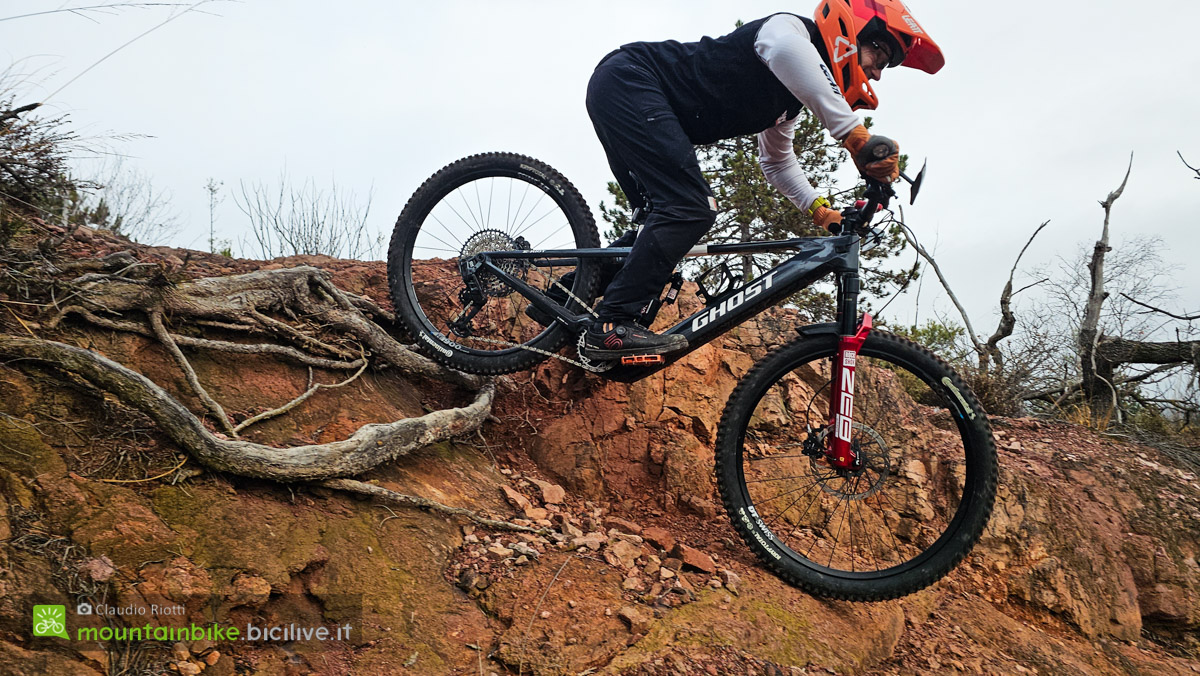 Foto di Claudio Riotti durante il test dei pedali flat flottanti 8 Degree Pedal.