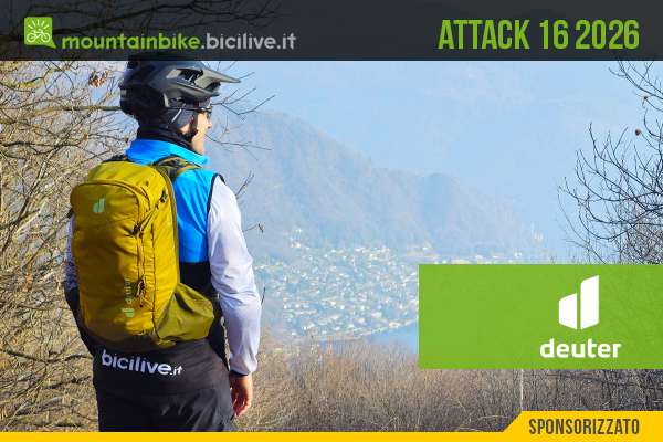 Foto di Claudio Riotti durante il test dello zaino Deuter Attack 16 2026.