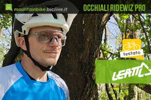 Foto di Claudio Riotti durante il test degli occhiali Leatt Ridewiz Pro fotocromatici.